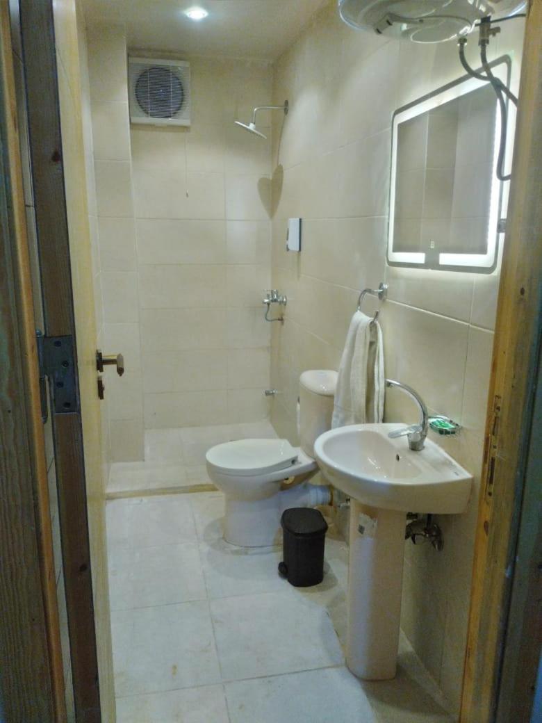 Richard Pyramids Inn Hotel Kafrat al Jabal Bagian luar foto